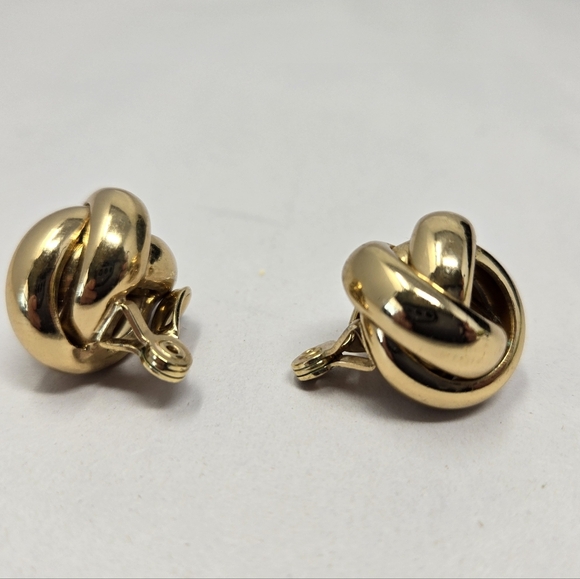 Monet Vintage Knotted Womens Earrings Gold Tone Clip On Add Beauty To The Nite - Picture 5 of 8